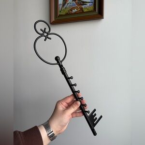 Vintage Wall Hanging Key Shaped Keys Holder Black Metal Cottagecore Decor